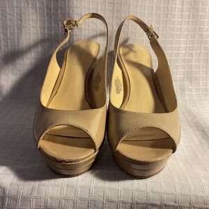 Women’s dress shoes